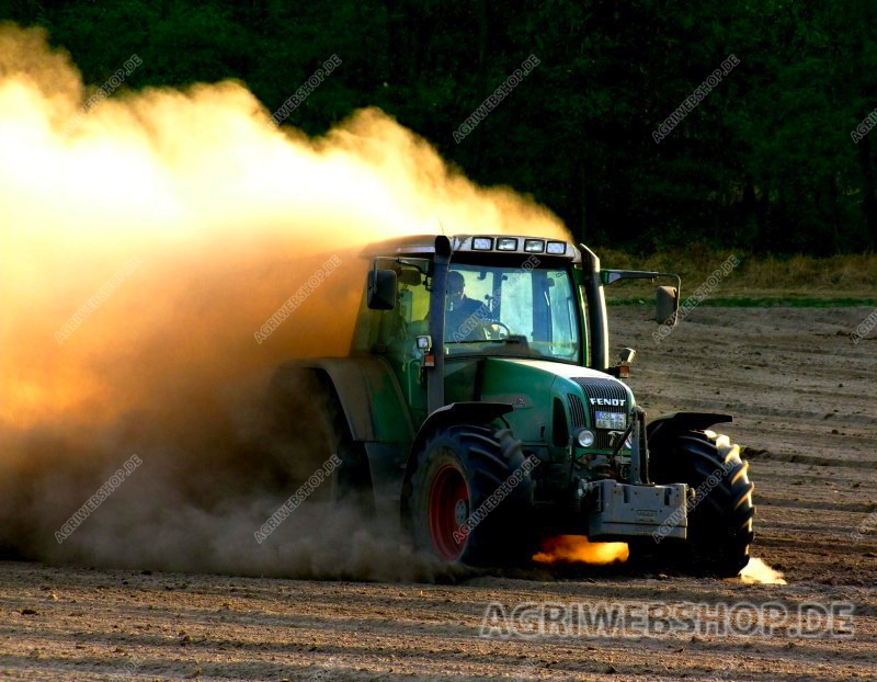 traktor_munka_por.jpg