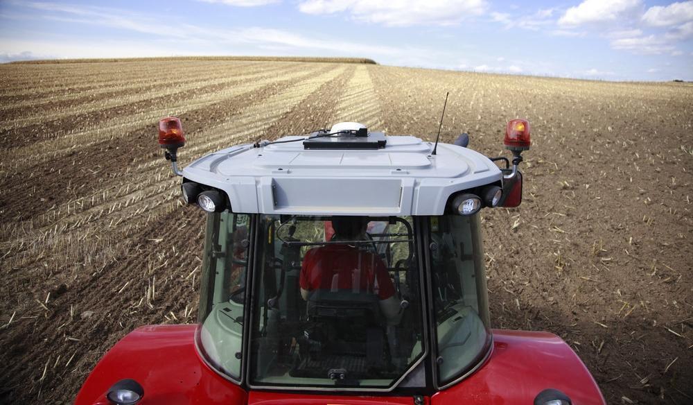 traktor rtk antenna.jpg